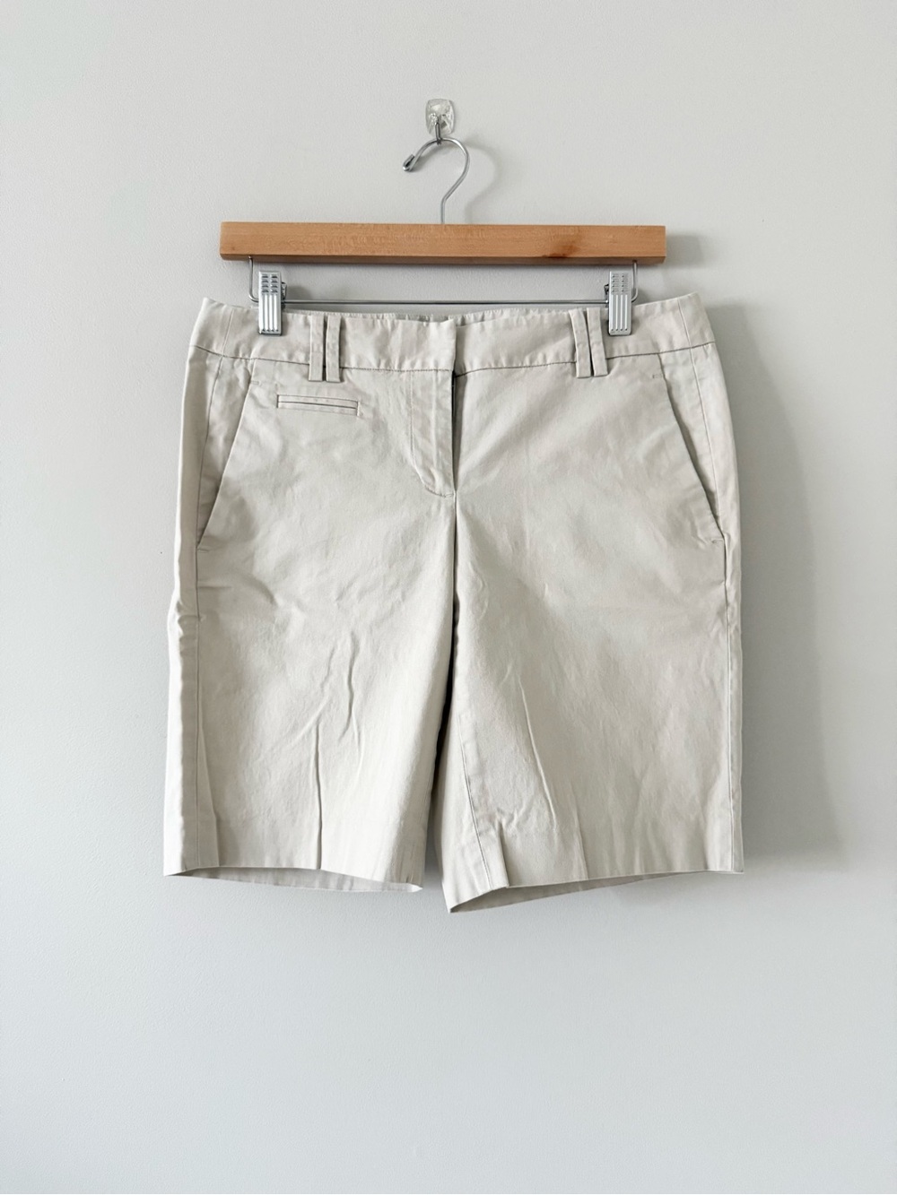 Loft Marisa Chino Cotton Spandex Bermuda Shorts in Khaki Size 4
